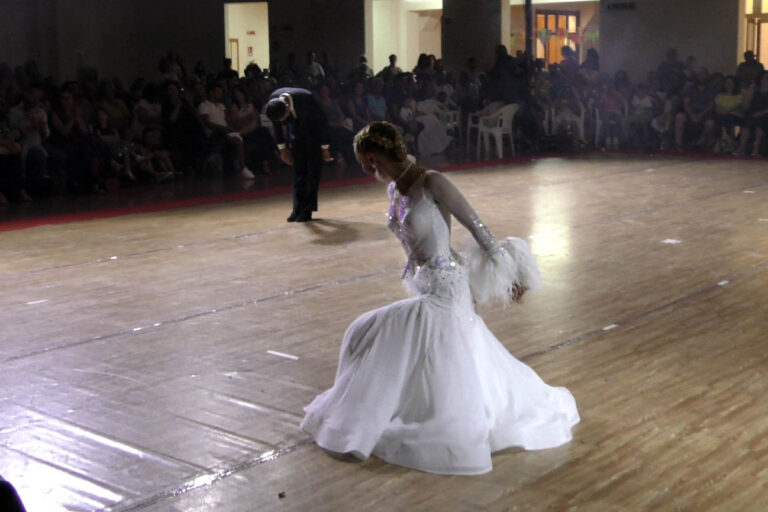 La Top Dance Accademy fa ballare la Selva Video - Osservatorio Fasano