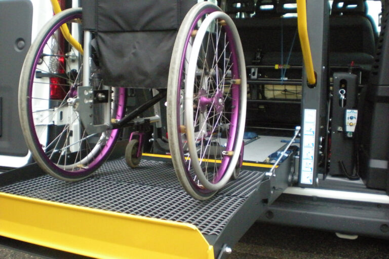 A Fasano il servizio trasporto disabili verso i centri riabilitativi non sarà sospeso - Osservatorio Fasano