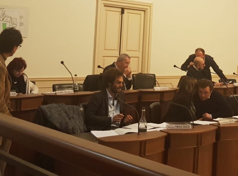 Trisciuzzi: ‘Loro sono stanchi dopo 8 ore di consiglio, noi, dopo due anni e mezzo, siamo esasperati dalla loro totale inconcludenza’ Trisciuzzi: 'Loro sono stanchi dopo 8 ore di consiglio, noi, dopo due anni e mezzo, siamo esasperati dalla loro totale inconcludenza' - Osservatorio Fasano