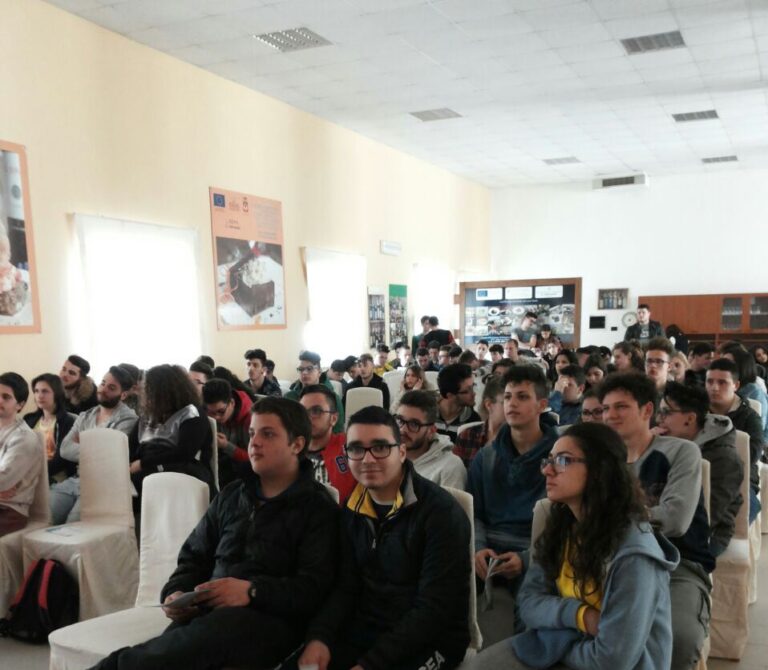 Metodi per risparmiare energia presentati all'Istituto 'Salvemini' di Fasano - Osservatorio Fasano