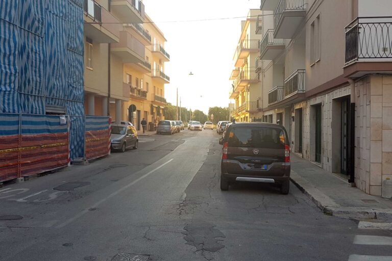 Via S. Oronzo: istituito il senso unico per mezzi pesanti ed autobus tra via degli Astronauti e via Montenegro Via S. Oronzo: istituito il senso unico per mezzi pesanti ed autobus tra via degli Astronauti e via Montenegro - Osservatorio Fasano