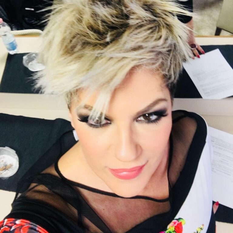 Svelato l'ultimo nome del Trofeo Vip: la cantante Manuela Villa - Osservatorio Fasano