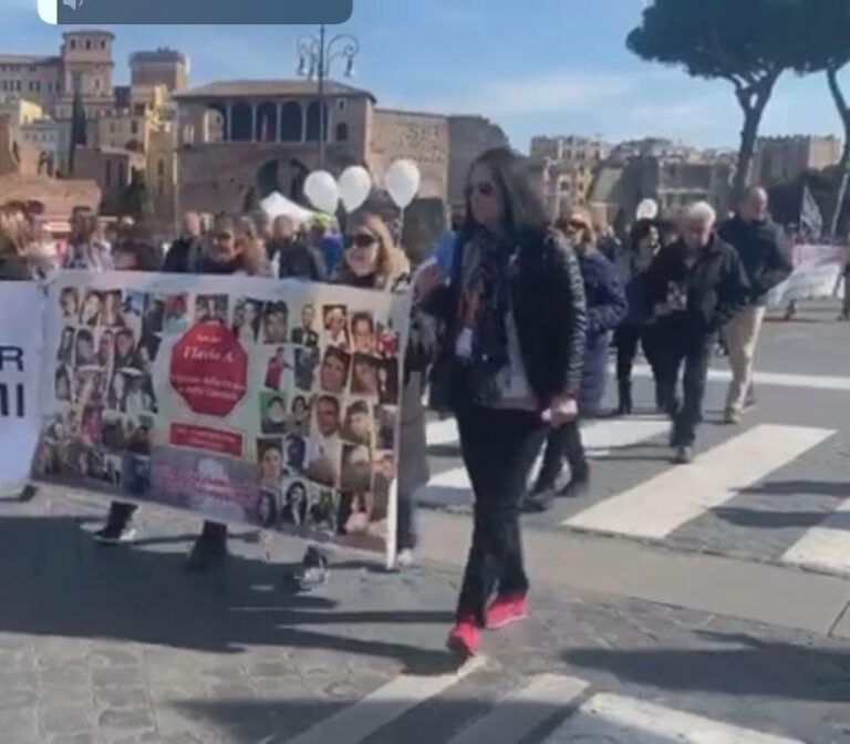 L’associazione Vittime della Strada a Roma al ‘Rispettiamoci in strada’ L'associazione Vittime della Strada a Roma al 'Rispettiamoci in strada' - Osservatorio Fasano