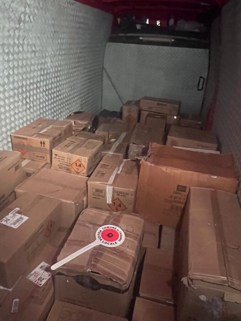 Maxisequestro di fuochi pirotecnici a Fasano - Osservatorio Fasano