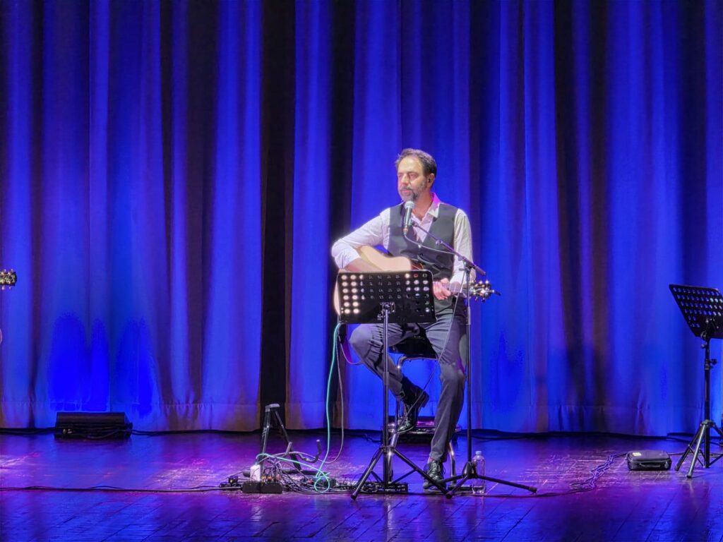 Neri Marcorè regala emozioni in musica con la sua “Doppia Coppia” - Osservatorio Fasano