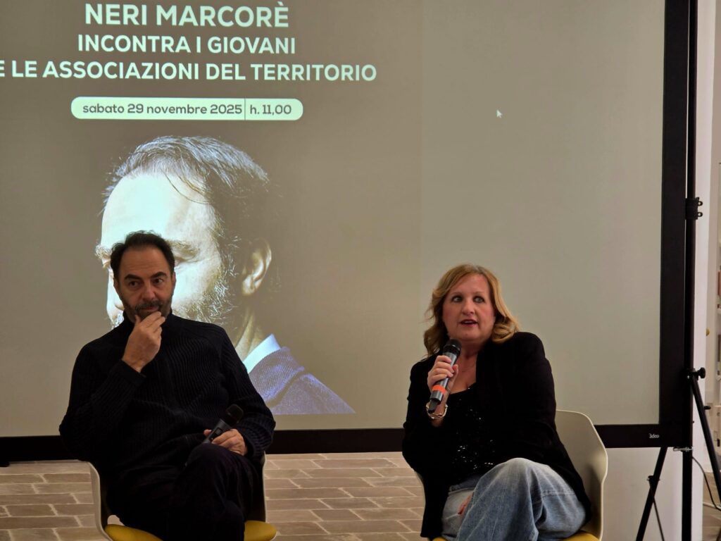 Neri Marcorè regala emozioni in musica con la sua “Doppia Coppia” - Osservatorio Fasano
