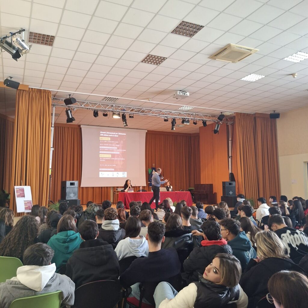 Crocerossine d'Italia e Gens Nova a Fasano: riflettori sulla violenza di genere - Osservatorio Fasano