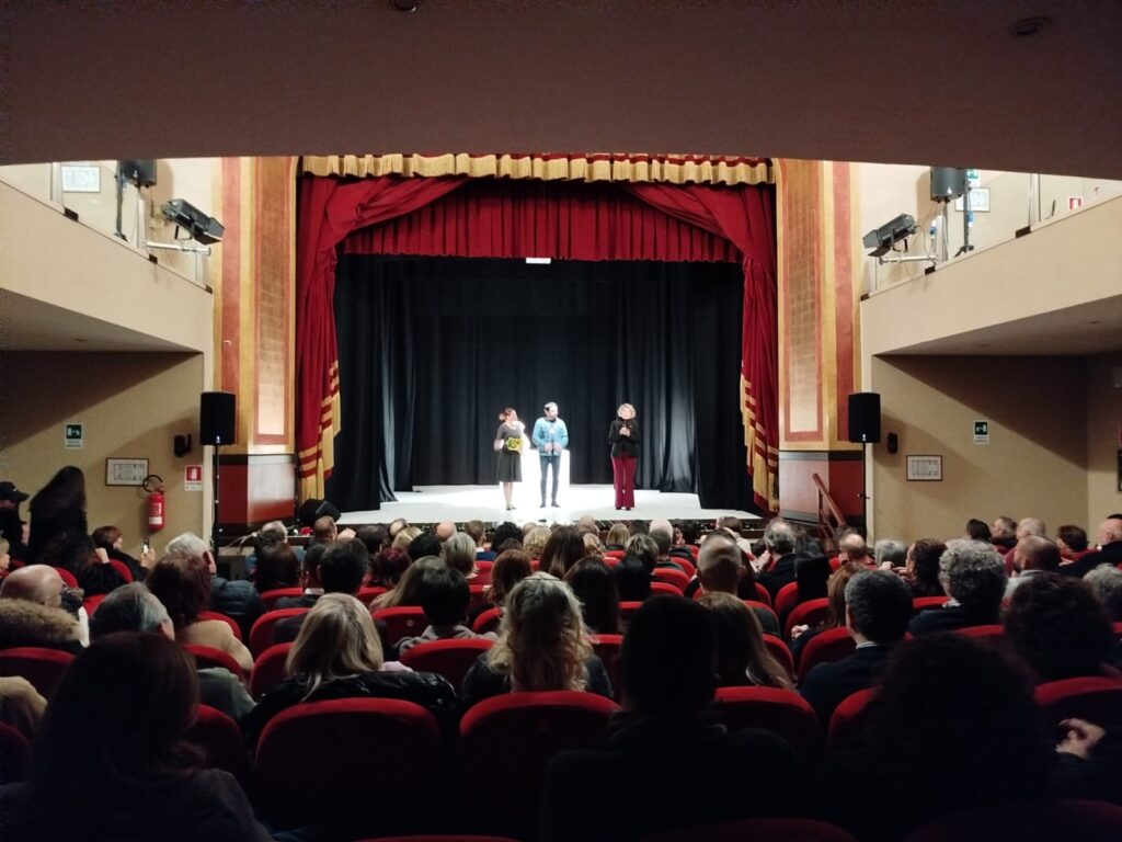 Teatro e solidarietà, i Lions di Fasano sostengono la realizzazione di quattro aule multisensoriali - Osservatorio Fasano Teatro e solidarietà, i Lions di Fasano sostengono la realizzazione di quattro aule multisensoriali - Osservatorio Fasano