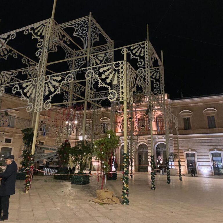 Luminarie natalizie, Faniuolo Illuminazioni: Scuse ufficiali alla Città di Fasano - Osservatorio Fasano