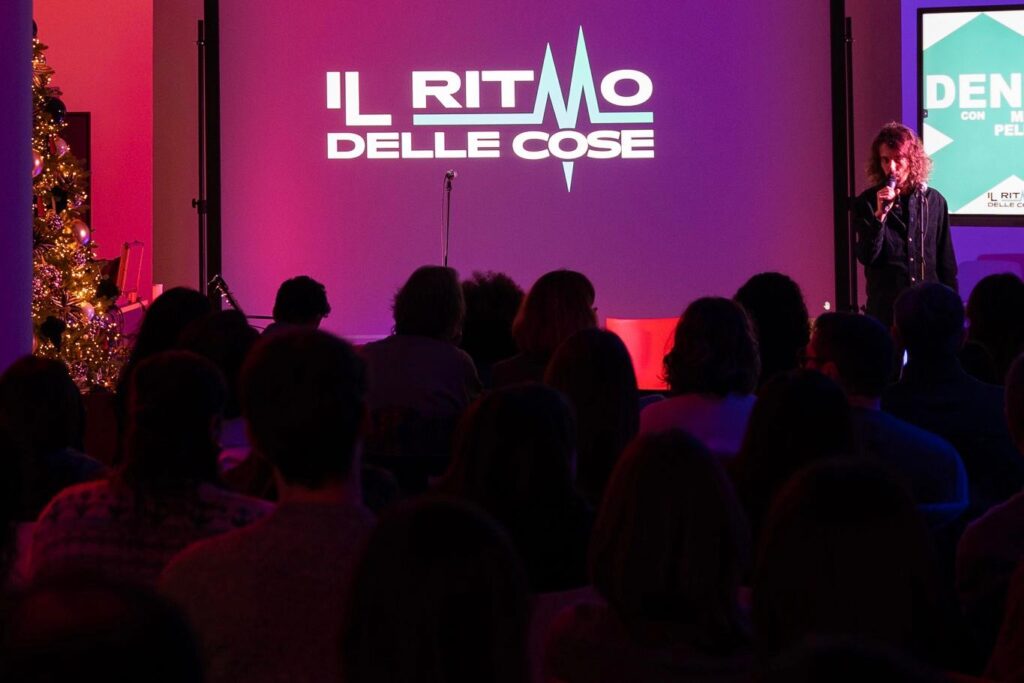 “Il ritmo delle cose”, Dente: la "Santa Tenerezza" della musica che cura l'anima - Osservatorio Fasano “Il ritmo delle cose”, Dente: la "Santa Tenerezza" della musica che cura l'anima - Osservatorio Fasano