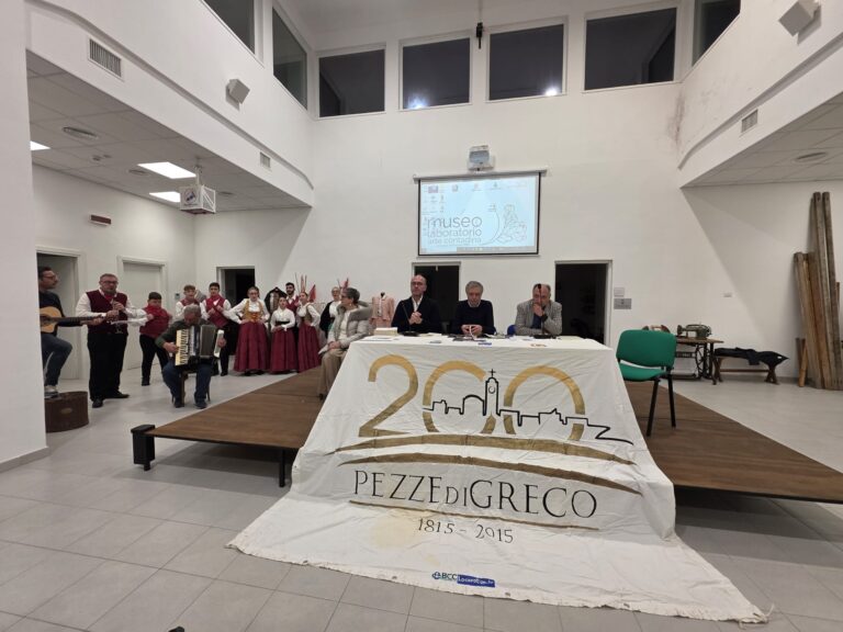 La memoria vive: Pezze di Greco si ritrova attorno al Bicentenario La memoria vive: Pezze di Greco si ritrova attorno al Bicentenario - Osservatorio Fasano
