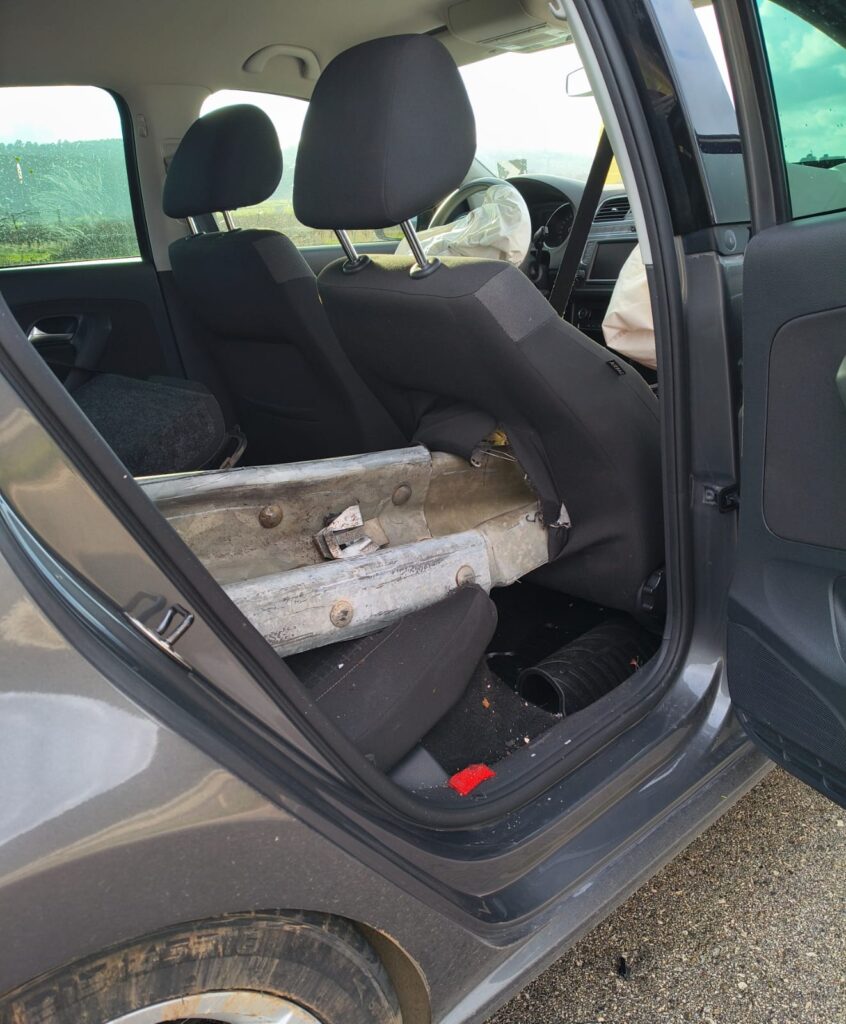 Canale di Pirro, il guard rail trafigge l'auto: 23enne vivo per miracolo - Osservatorio Fasano Canale di Pirro, il guard rail trafigge l'auto: 23enne vivo per miracolo - Osservatorio Fasano