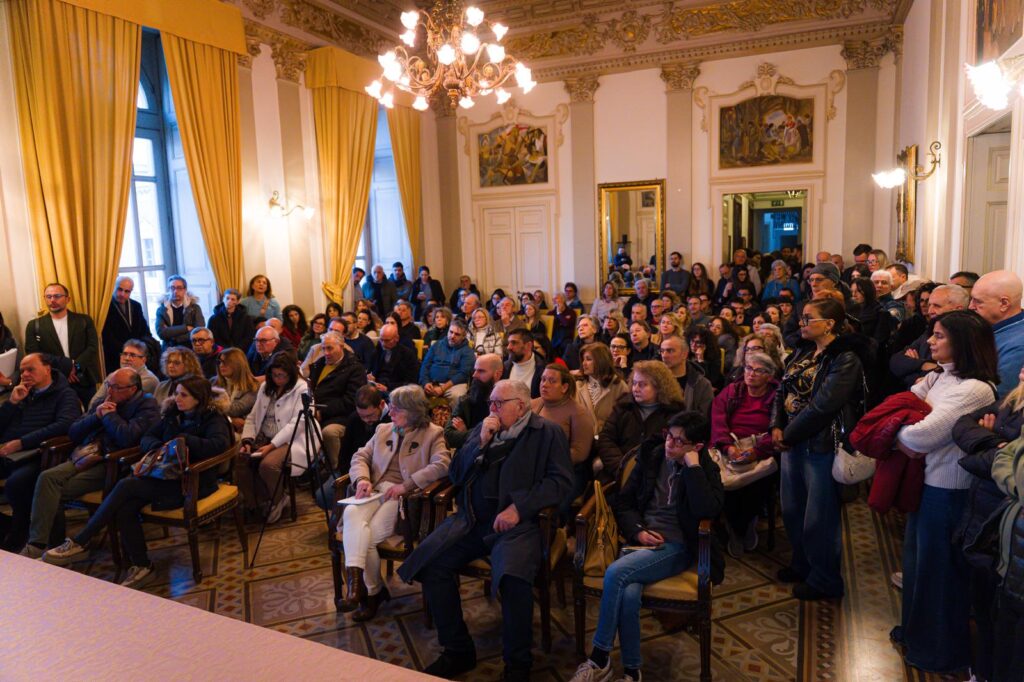 Locazioni brevi, bagno di folla a Palazzo di Città: Fasano fa scuola sulla legalità turistica - Osservatorio Fasano