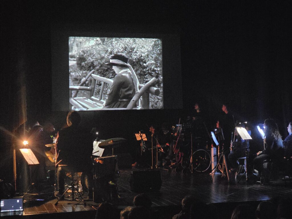 Il miracolo di Fasanomusica: quando il cinema di Chaplin si fa anima, inclusione e comunità - Osservatorio Fasano Il miracolo di Fasanomusica: quando il cinema di Chaplin si fa anima, inclusione e comunità - Osservatorio Fasano