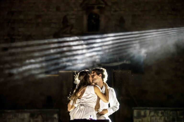 A Fasano l’amore si fa corpo: al Teatro Kennedy va in scena Giulietta e Romeo A Fasano l’amore si fa corpo: al Teatro Kennedy va in scena Giulietta e Romeo - Osservatorio Fasano