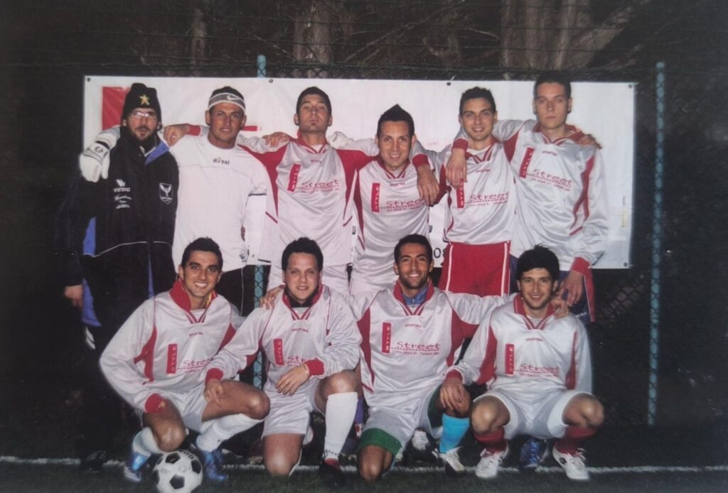 Il "Torneo 3000 Dollari" si riprende la scena: spettacolo e agonismo al Timos Park - Osservatorio Fasano Foto storica di una forte formazione partecipante al torneo dei tremila dollari.