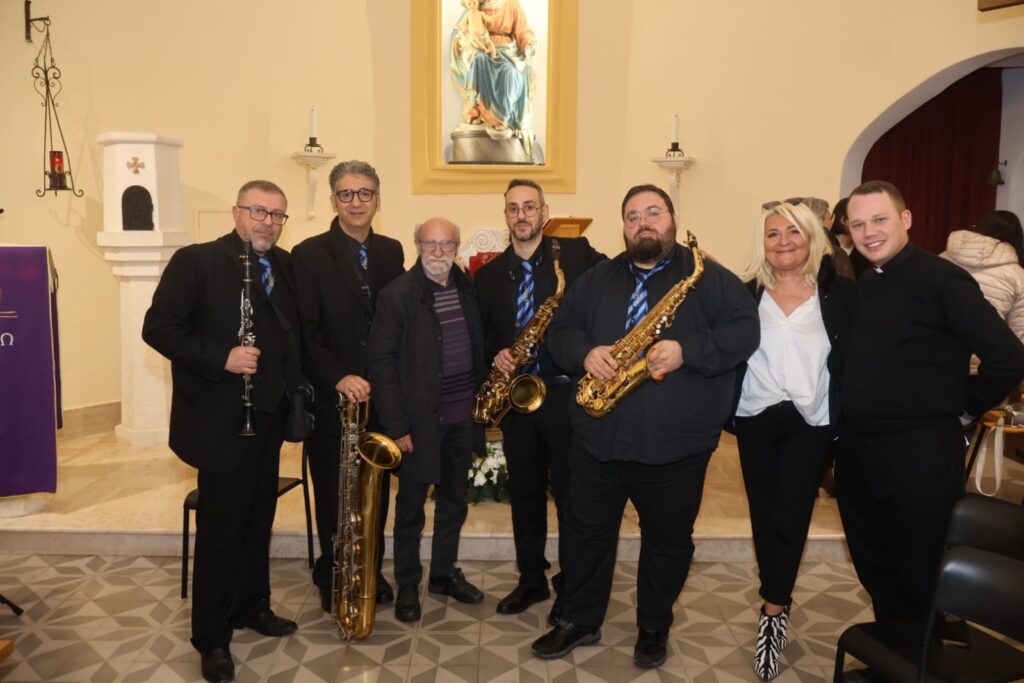 Speziale ha riabbracciato il "suo" Don Peppino: il ricordo a un anno dalla scomparsa tra preghiera e musica - Osservatorio Fasano
