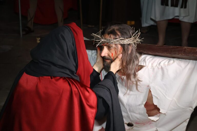 Fasano si stringe attorno alla Croce: il successo della XXI Via Crucis Vivente - Osservatorio Fasano