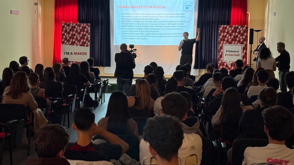 Presentato davanti a 100 ragazzi del Liceo “Da Vinci” il progetto del nuovo campus che nascerà presto in Puglia - Osservatorio Fasano Presentato davanti a 100 ragazzi del Liceo “Da Vinci” il progetto del nuovo campus che nascerà presto in Puglia - Osservatorio Fasano