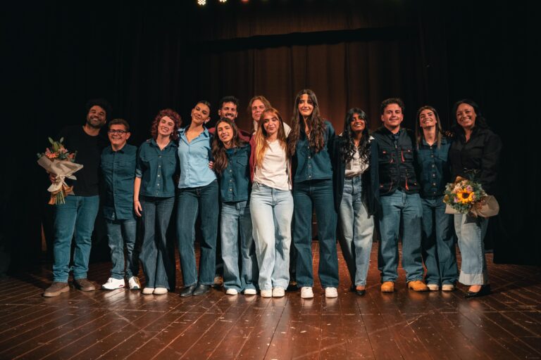 Il Teatro Sociale capitola davanti al talento di Futura Academy: standing ovation per il Mistero di Wellington Il Teatro Sociale capitola davanti al talento di Futura Academy: standing ovation per il Mistero di Wellington - Osservatorio Fasano