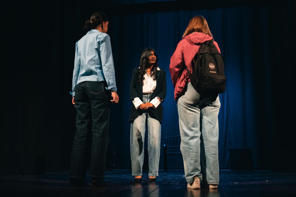 Il Teatro Sociale capitola davanti al talento di Futura Academy: standing ovation per il Mistero di Wellington - Osservatorio Fasano Il Teatro Sociale capitola davanti al talento di Futura Academy: standing ovation per il Mistero di Wellington - Osservatorio Fasano