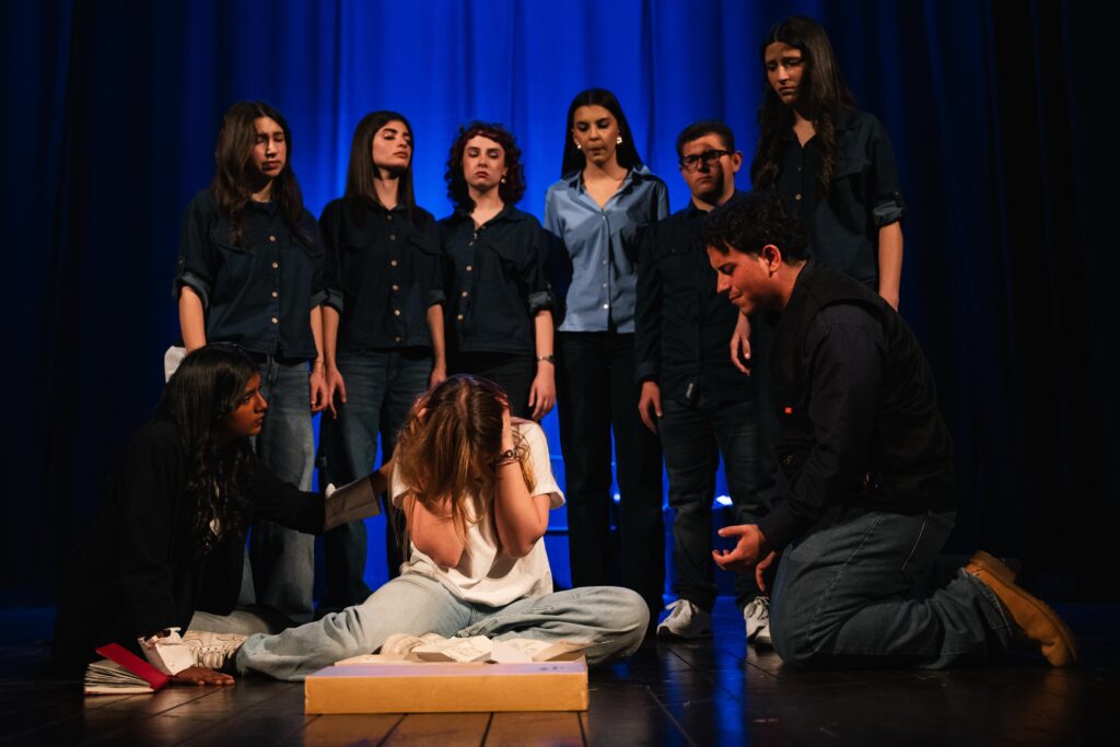 Il Teatro Sociale capitola davanti al talento di Futura Academy: standing ovation per il Mistero di Wellington - Osservatorio Fasano Il Teatro Sociale capitola davanti al talento di Futura Academy: standing ovation per il Mistero di Wellington - Osservatorio Fasano