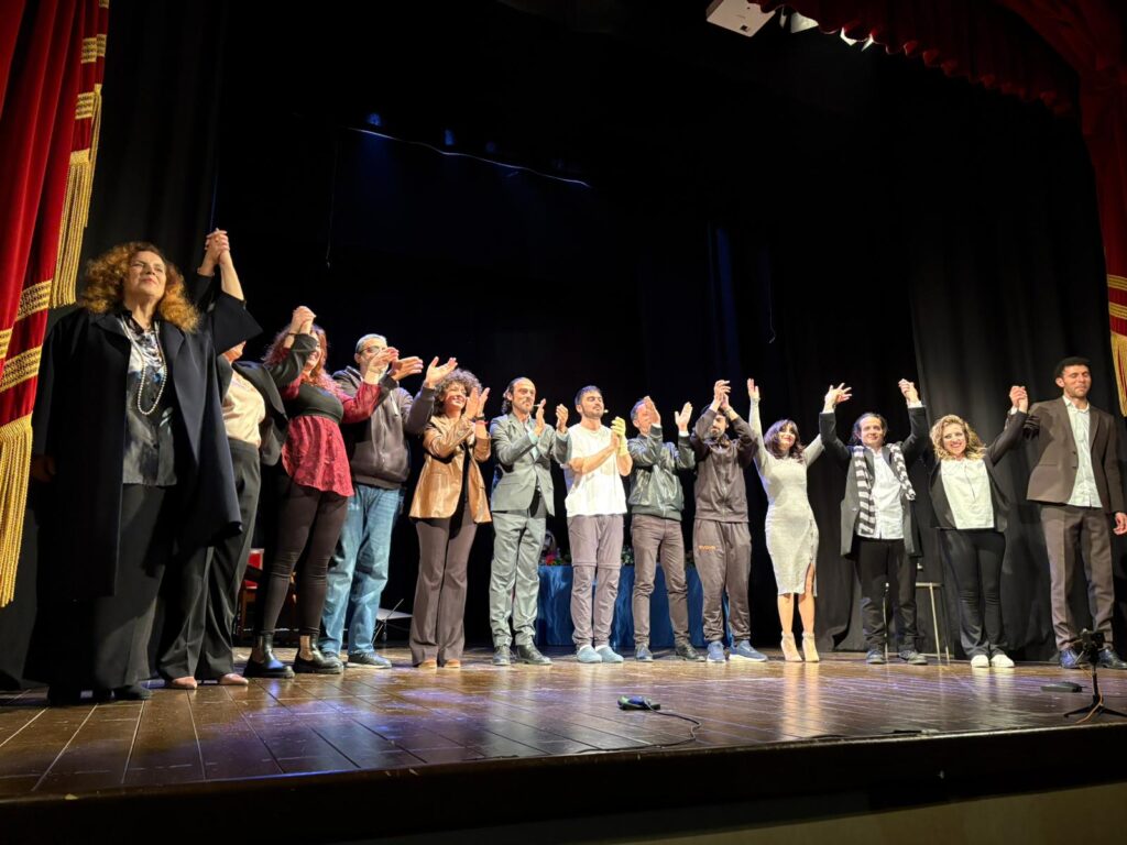 Sul palco del Teatro Sociale “Torniamo domani” è stata una prova di riscatto - Osservatorio Fasano