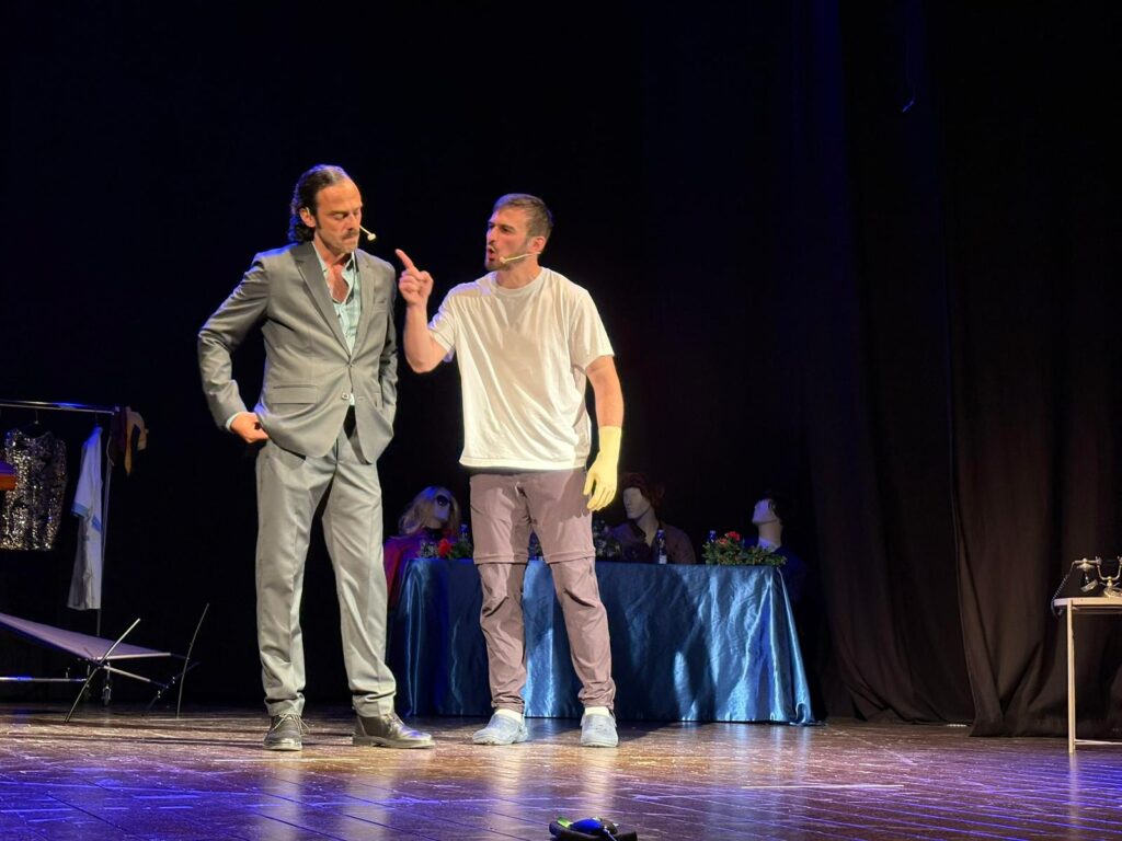 Sul palco del Teatro Sociale “Torniamo domani” è stata una prova di riscatto - Osservatorio Fasano