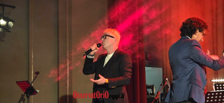 Gino Paoli e Ornella Vanoni fanno rivivere la magia della canzone d’autore al Teatro Kennedy Gino Paoli e Ornella Vanoni fanno rivivere la magia della canzone d'autore al Teatro Kennedy - Osservatorio Fasano