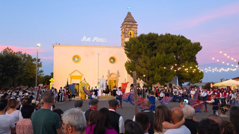 Fasano riabbraccia la sua storia: a Pozzo Faceto si accende la Festa Patronale Fasano riabbraccia la sua storia: a Pozzo Faceto si accende la Festa Patronale - Osservatorio Fasano