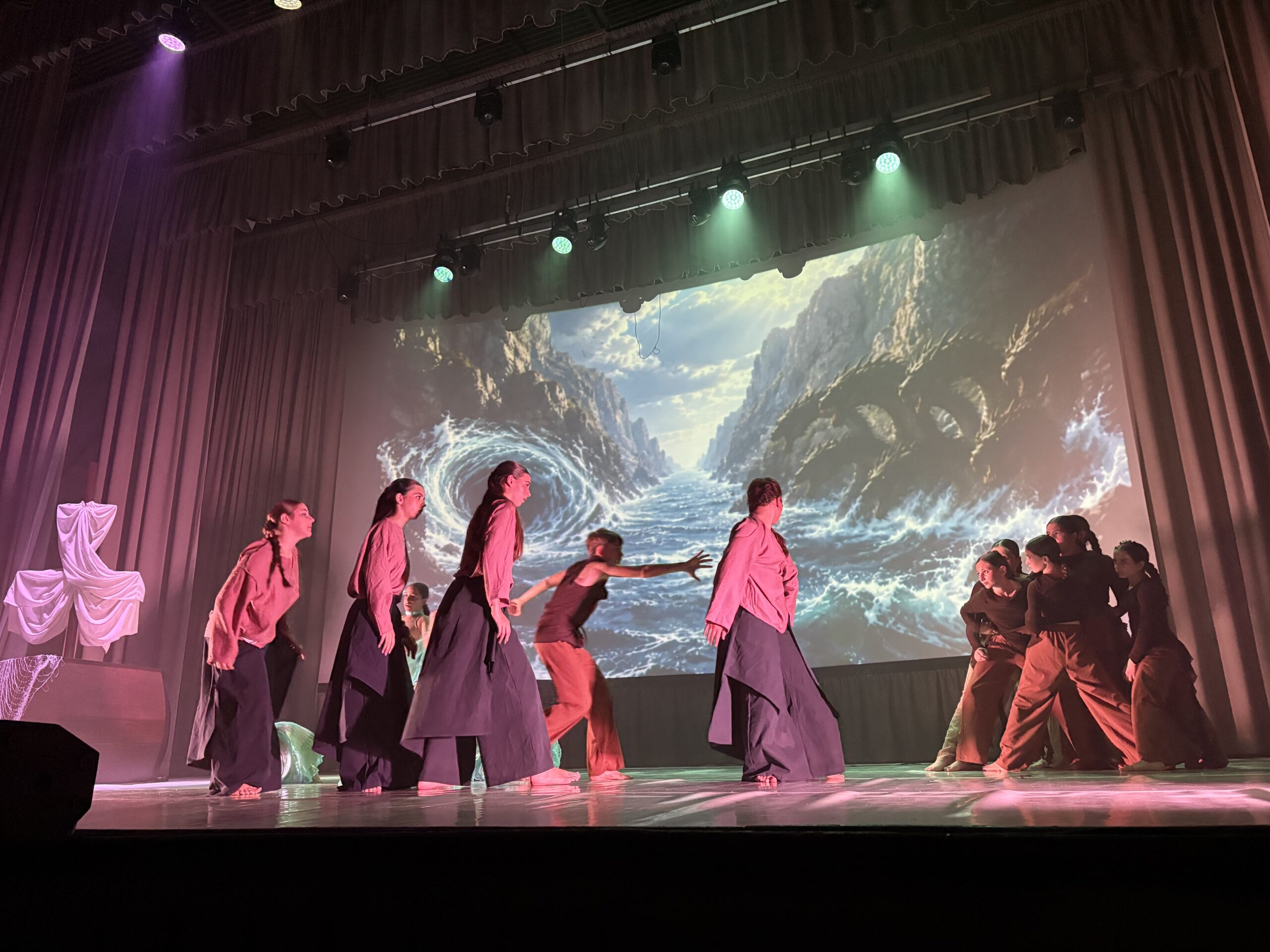 “Verso Itaca”: l’invito al viaggio di OltreDanza - Osservatorio Fasano “Verso Itaca”: l’invito al viaggio di OltreDanza - Osservatorio Fasano
