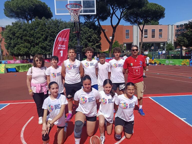 La Collodi-Bianco di Fasano vola altissimo a Roma: la 3B è nella Top 8 d’Italia ai Giochi della Gioventù - Osservatorio Fasano