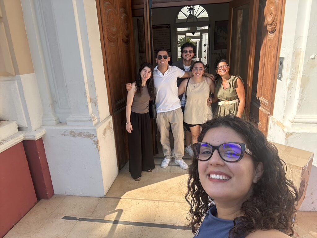 Solidarietà e sostenibilità a Fasano: il Leo Club dona abiti di seconda mano all'Istituto Latorre - Osservatorio Fasano Solidarietà e sostenibilità a Fasano: il Leo Club dona abiti di seconda mano all'Istituto Latorre - Osservatorio Fasano