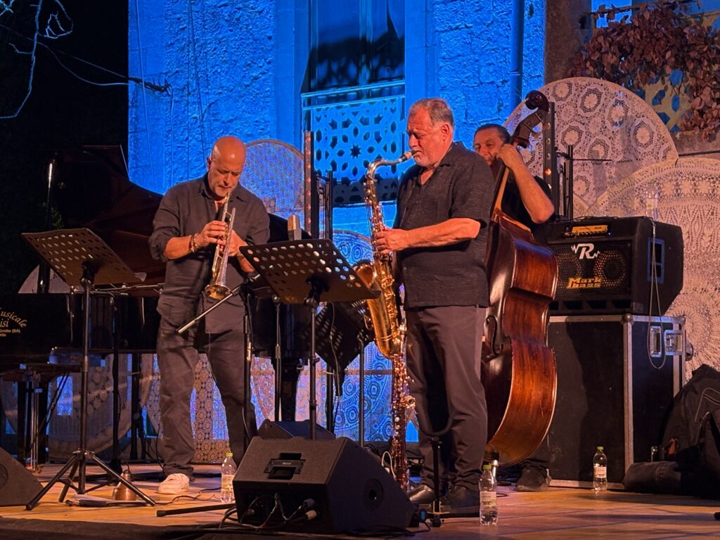 Cento anni fa nasceva Miles Davis: l’omaggio di Bari in Jazz al Minareto - Osservatorio Fasano Cento anni fa nasceva Miles Davis: l’omaggio di Bari in Jazz al Minareto - Osservatorio Fasano