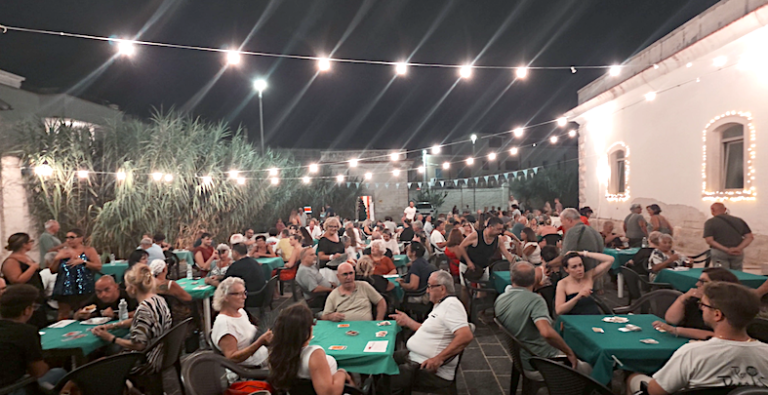 Torre Canne, il Burraco Solidale conquista Piazza del Faro: oltre 140 partecipanti Torre Canne, il Burraco Solidale conquista Piazza del Faro: oltre 140 partecipanti - Osservatorio Fasano