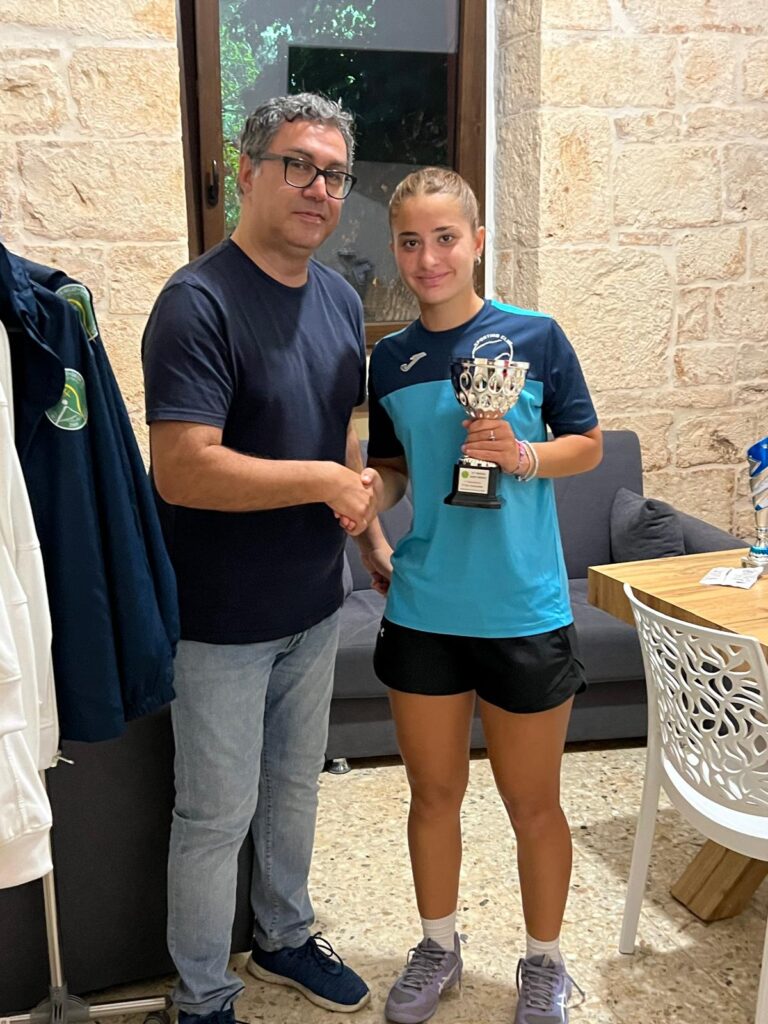 Impresa dello Sporting Club Fasano: battuto il Mesagne, conquistata la promozione in D1 - Osservatorio Fasano Impresa dello Sporting Club Fasano: battuto il Mesagne, conquistata la promozione in D1 - Osservatorio Fasano