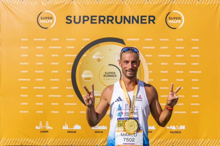Marco Savoia completa le SuperHalfs: il circuito delle sei mezze maratone europee in maglia Polisport Marco Savoia completa le SuperHalfs: il circuito delle sei mezze maratone europee in maglia Polisport - Osservatorio Fasano