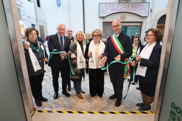 Una nuova casa per l’ANT a Fasano: inaugurata la sede di via Bovio Una nuova casa per l’ANT a Fasano: inaugurata la sede di via Bovio - Osservatorio Fasano