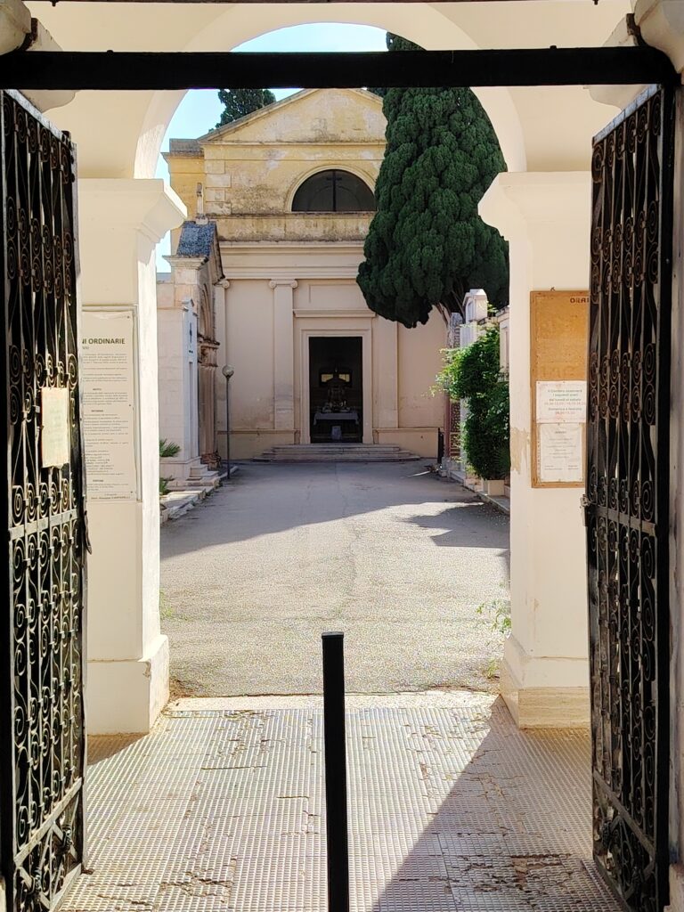 “Grazie per la gentilezza e l’ascolto”: la lettera d'affetto ai custodi del cimitero - Osservatorio Fasano