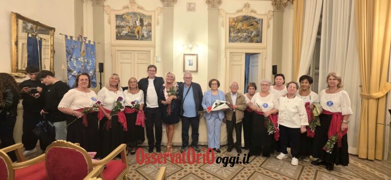Presentato «Dialettando… alla scoperta della Lingua dei padri»: il dialetto fasanese riabbraccia le sue radici a Palazzo di Città Presentato «Dialettando… alla scoperta della Lingua dei padri»: il dialetto fasanese riabbraccia le sue radici a Palazzo di Città - Osservatorio Fasano