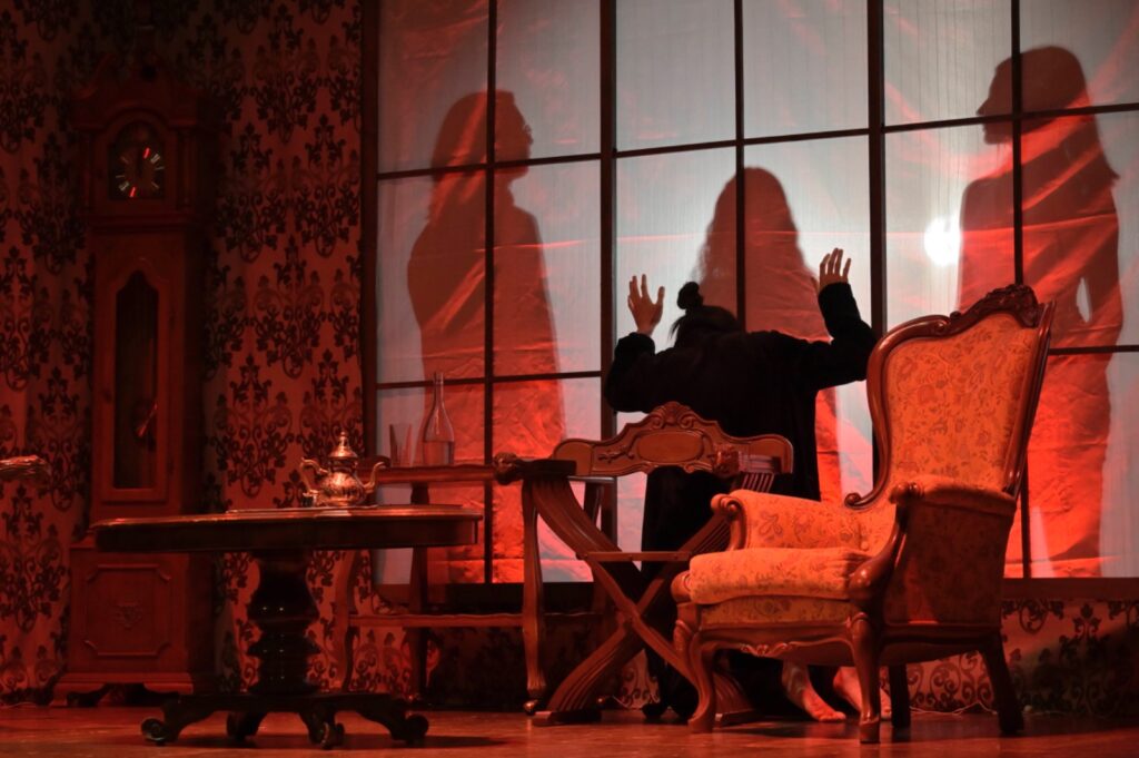 “Di Scena a Fasano”: sabato 24 ottobre “Così parlò Giosuè”, una tragedia jazz tra ambizione e inganno - Osservatorio Fasano “Di Scena a Fasano”: sabato 24 ottobre “Così parlò Giosuè”, una tragedia jazz tra ambizione e inganno - Osservatorio Fasano