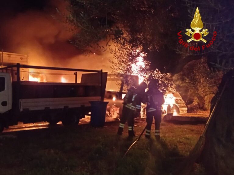 Incendio nella notte nella sede Gialplast: il servizio di raccolta rifiuti a Fasano prosegue regolarmente, possibili minimi rallentamenti Incendio nella notte nella sede Gialplast: il servizio di raccolta rifiuti a Fasano prosegue regolarmente, possibili minimi rallentamenti - Osservatorio Fasano